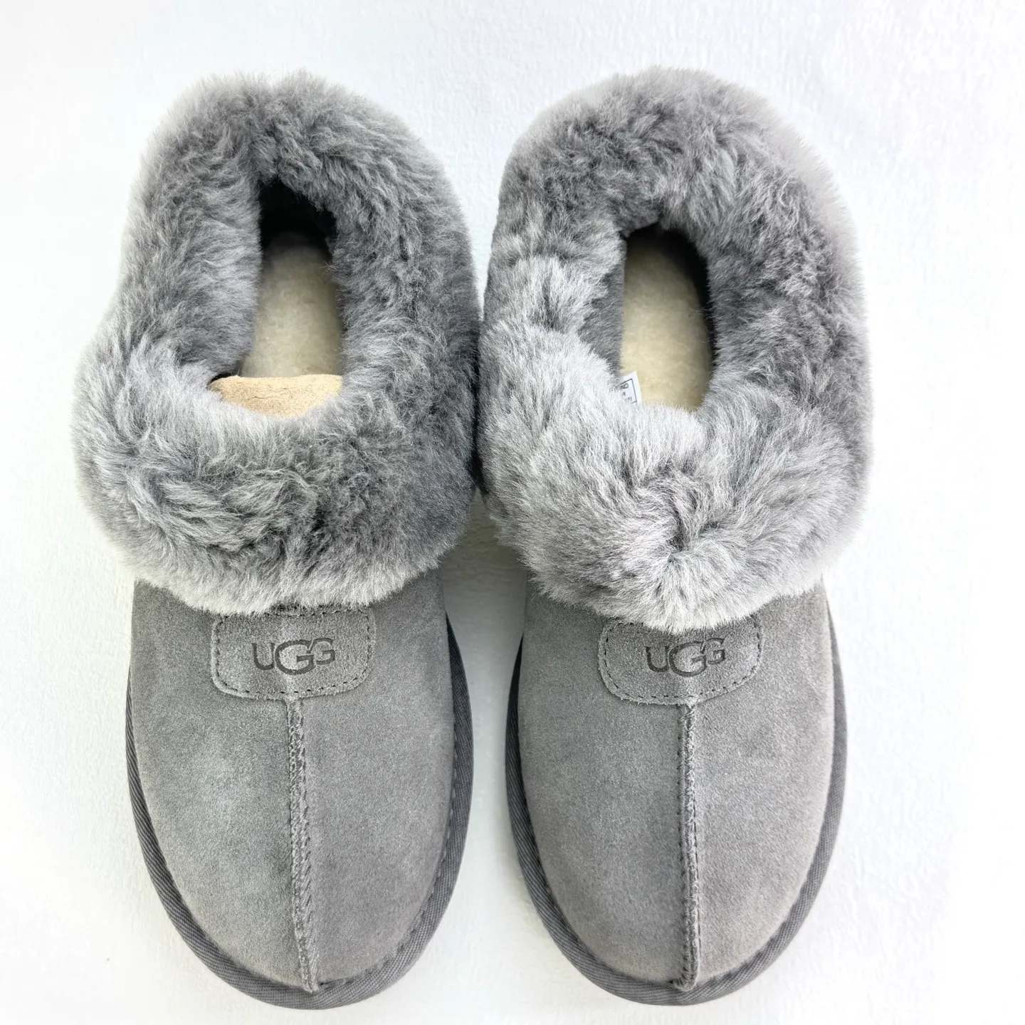 Self-pickup💰440 UGG Tatzite three-centimeter thick sole, glutinous, slip-on, easy to put on and take off, model 4810, slip-on casual fur shoes, short boots, color: maroon, reindeer, antelope brown, black, gray 𝚜𝚒𝚣𝚎: 𝟯𝟱-𝟰𝟬